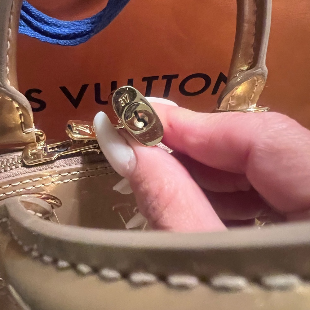 Louis Vuitton Gold Vernis Alma BB mini 2way NIB MPN: M50567 ❌❌SOLD❌❌ - Picture 5 of 16